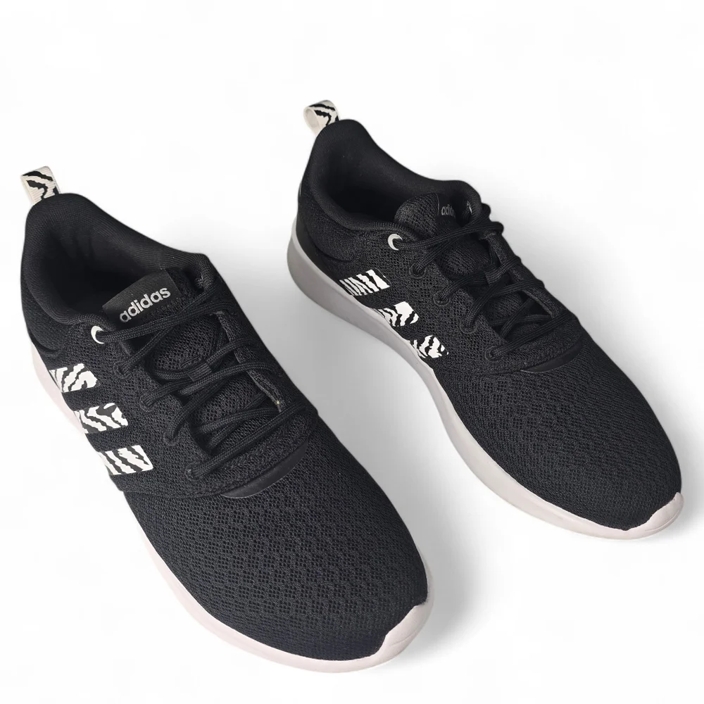 Adidas QT Racer 2.0 Running‎ Sneakers Size 9
